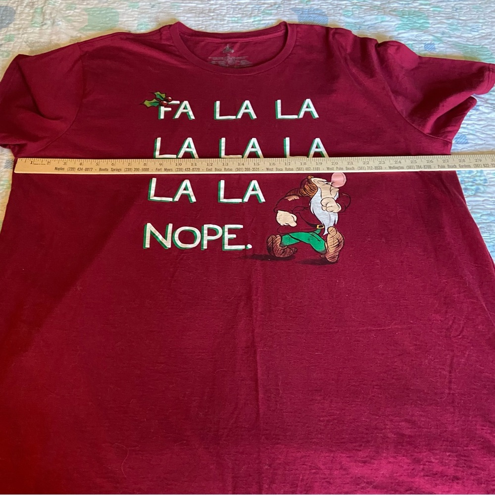 Lot of 2 Grumpy themed short sleeve tees - Picture 8 of 8